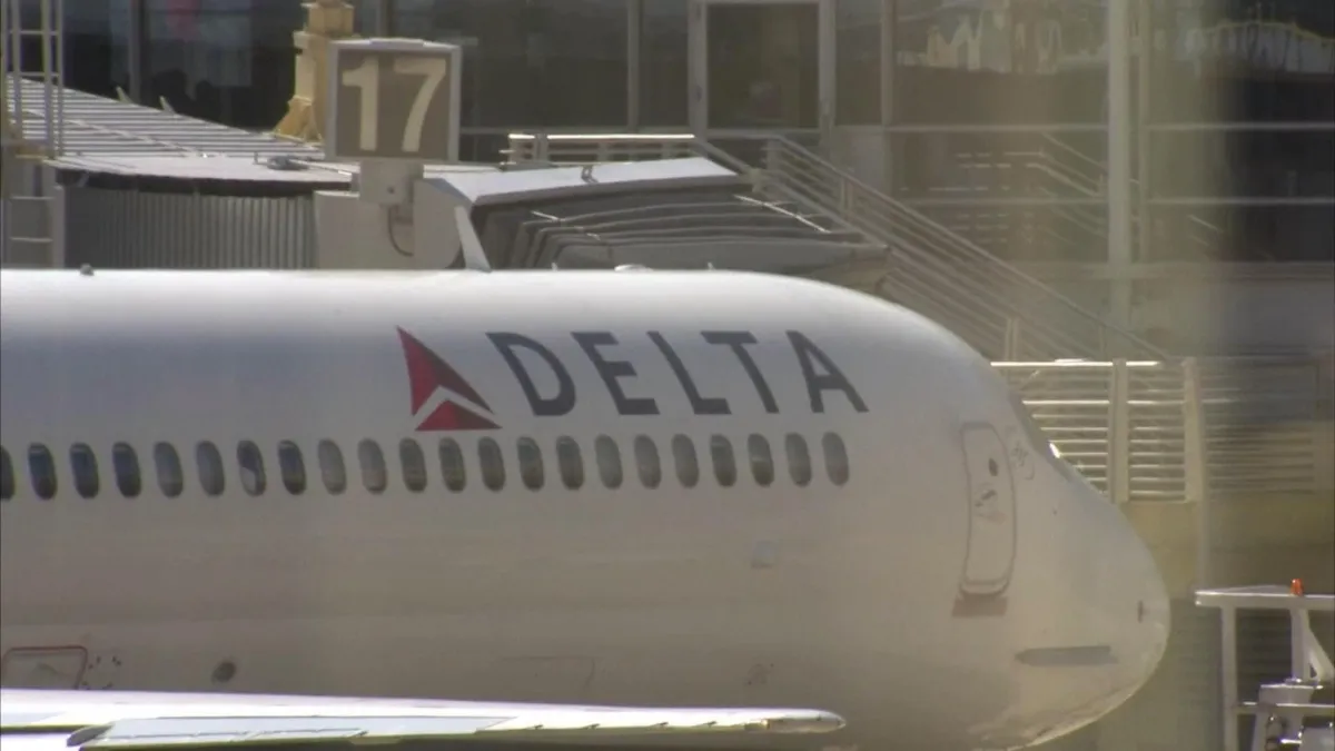 Hàng không Mỹ cắt các giảm chuyến bay quốc tế - Ảnh 2.