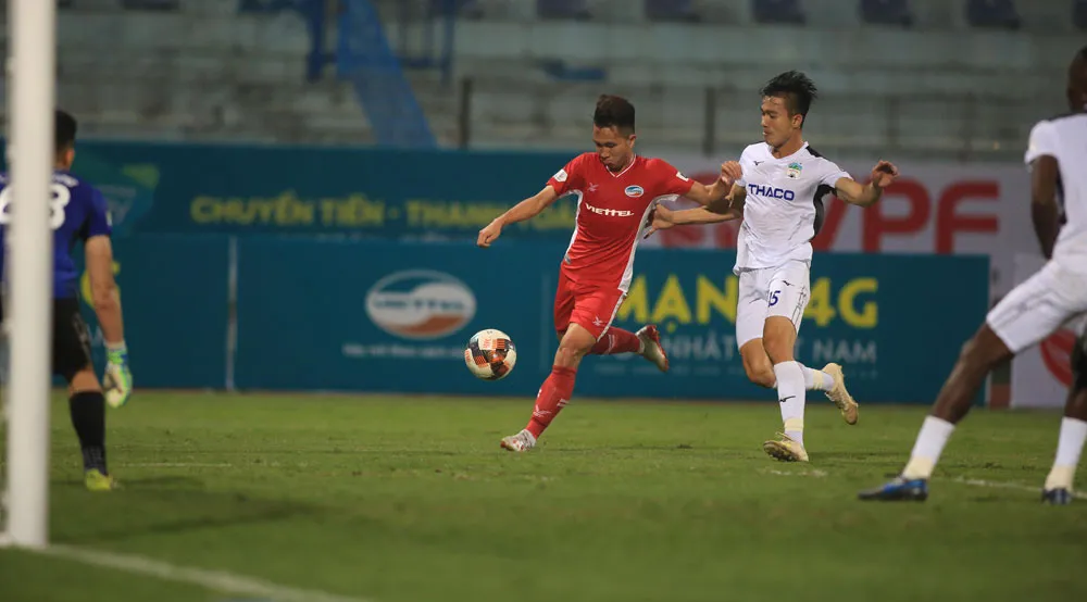 ẢNH: Viettel hòa Hoàng Anh Gia Lai trong trận cầu mưa bàn thắng - Ảnh 7.