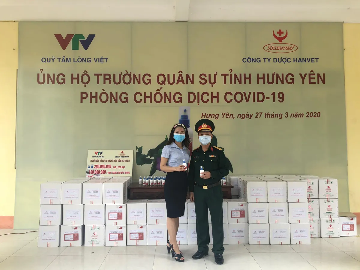 Hỗ trợ 10.000 lọ cồn sát trùng và 400 triệu đồng cùng cả nước chung tay chống dịch COVID-19 - Ảnh 5.