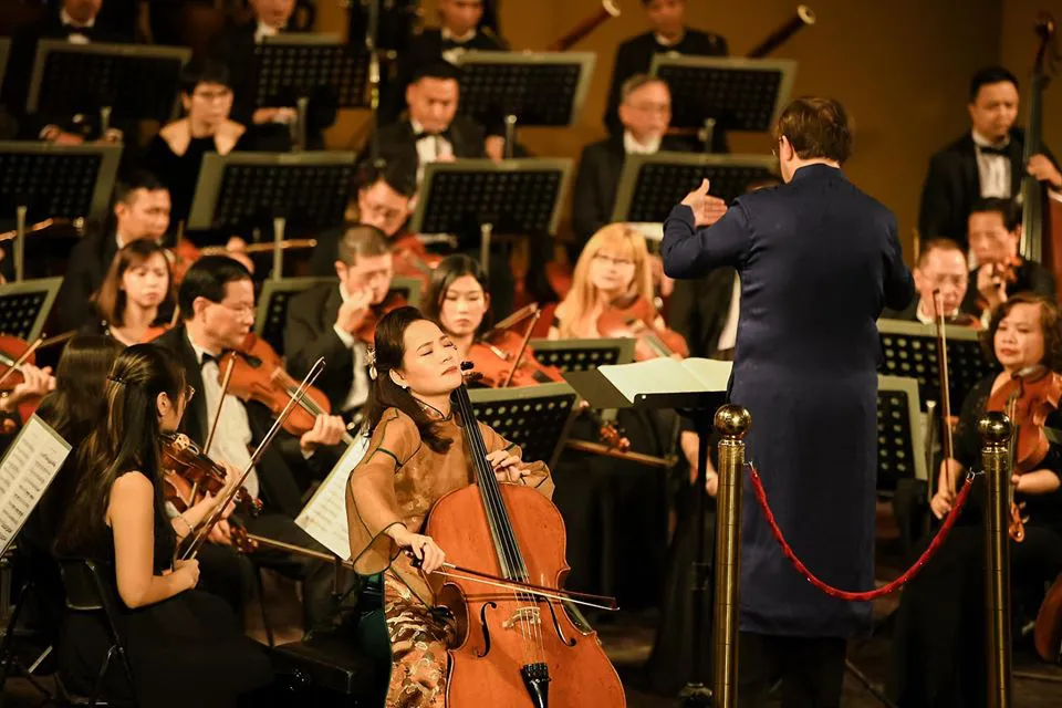 Nữ tiến sĩ cello Đinh Ho&agrave;i Xu&acirc;n - Bước đi đầu ti&ecirc;n ra &acirc;m nhạc thế giới - Ảnh 1.