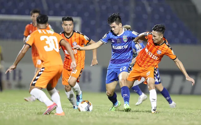 Lịch trực tiếp bóng đá hôm nay (8/3): Bình Dương so tài Đà Nẵng, Man Utd đại chiến Man City - Ảnh 1.