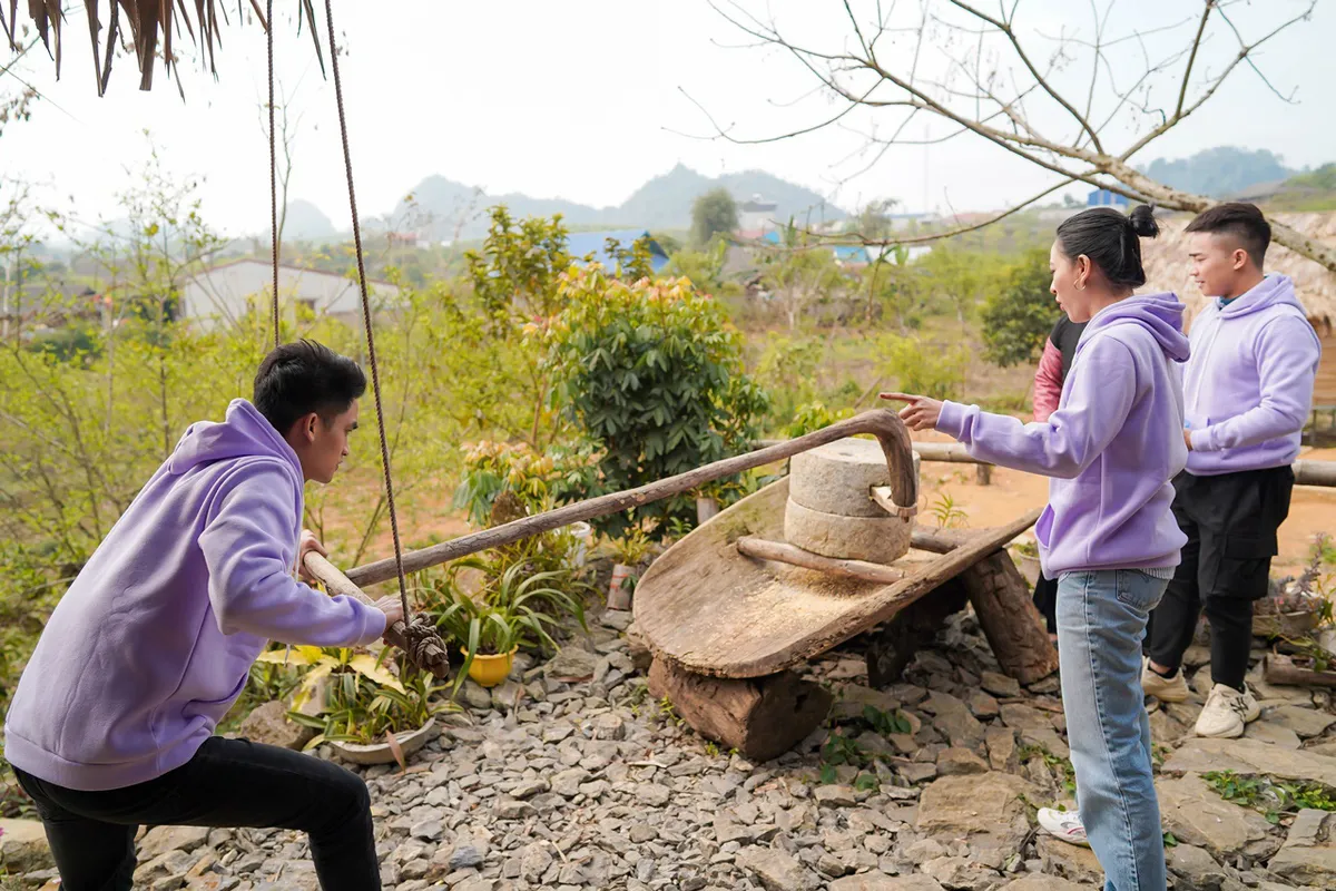 Ẩm thực kỳ thú - Tập 13: Bộ ba Mạc Văn Khoa, Đỗ Duy Nam, Tú Hảo đi tới đâu, đòi ăn tới đó - Ảnh 3.