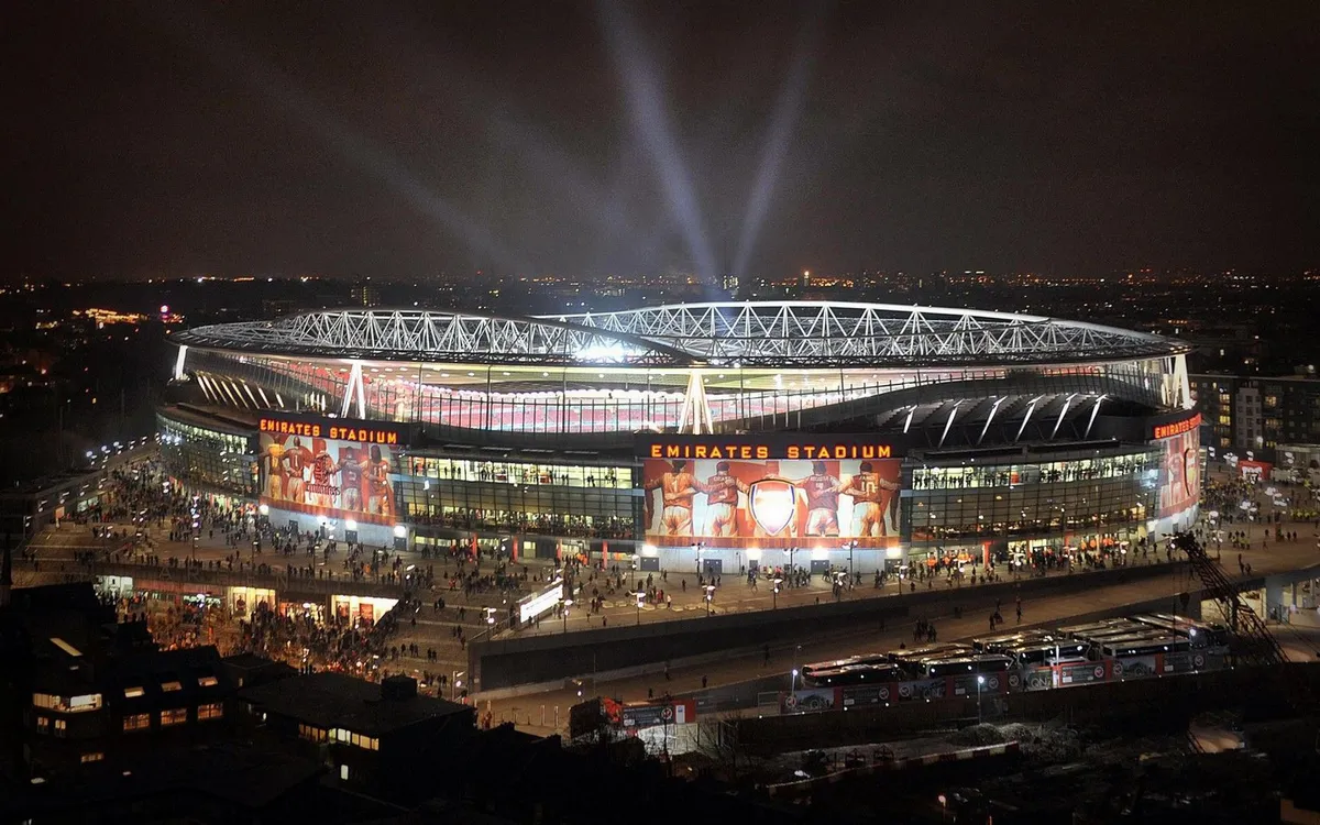 Arsenal v&agrave; Tottenham: Những đội b&oacute;ng chịu hậu quả từ việc x&acirc;y s&acirc;n mới - Ảnh 1.