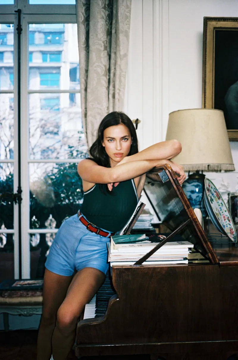 Gái một con Irina Shayk trẻ như nữ sinh trung học - Ảnh 7.