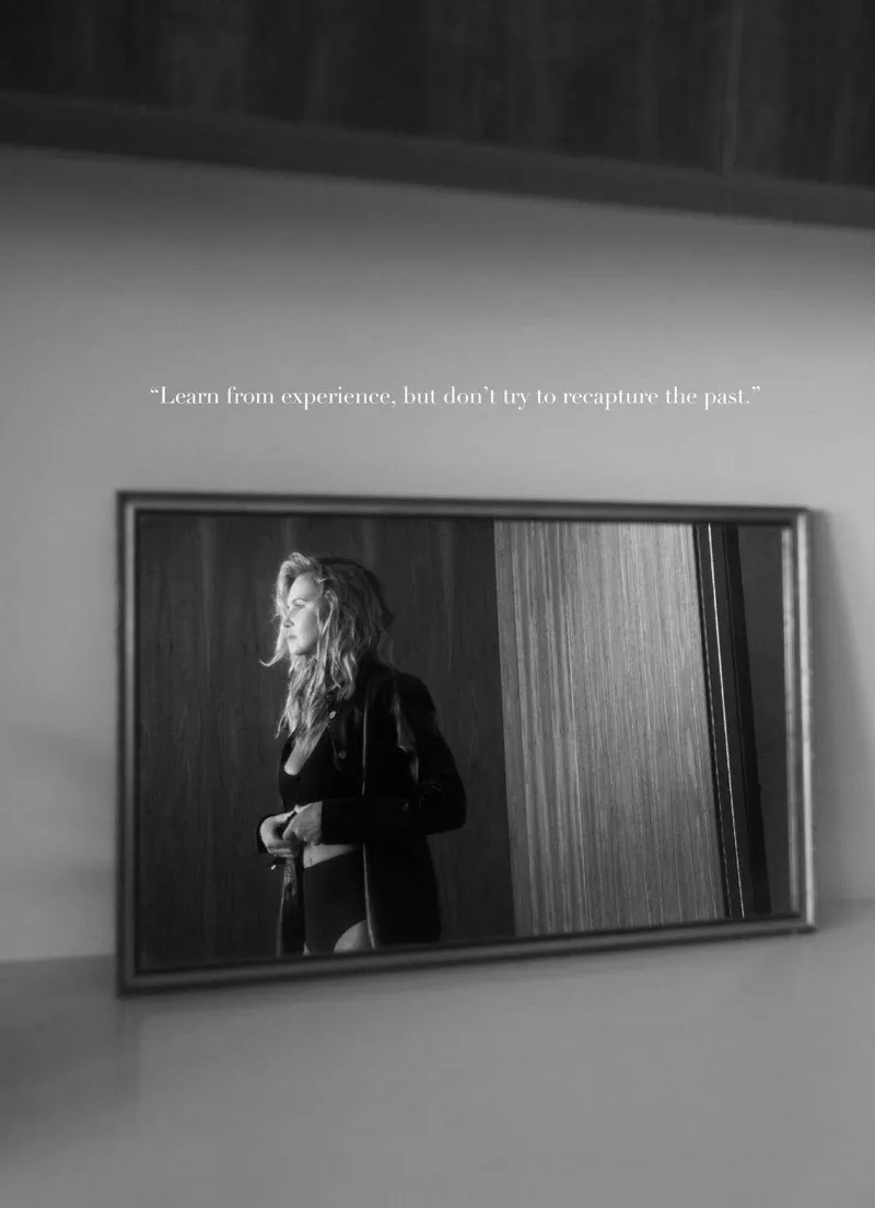 Ở tuổi 56, Elle Macpherson khiến các cô gái ghen tỵ vì thân hình quá chuẩn - Ảnh 10. Ở tuổi 56, Elle Macpherson khiến các cô gái ghen tỵ vì thân hình quá chuẩn - Ảnh 10.