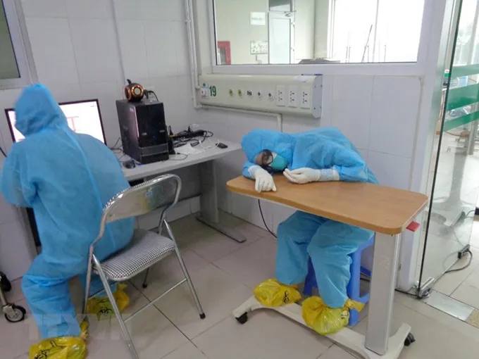 Uniben trao tặng 150.000 bữa ăn dinh dưỡng cho đội ngũ y b&aacute;c sĩ - Ảnh 1.