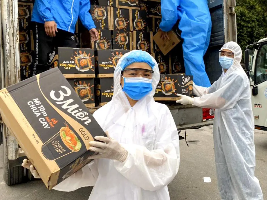 Uniben trao tặng 150.000 bữa ăn dinh dưỡng cho đội ngũ y b&aacute;c sĩ - Ảnh 8.