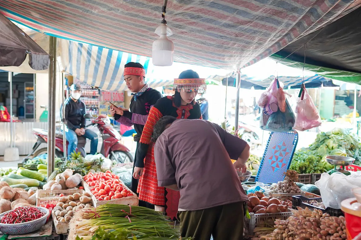 Ẩm thực kỳ thú: Mạc Văn Khoa, Đỗ Duy Nam cover Để Mị nói cho mà nghe cực hài hước - Ảnh 4.