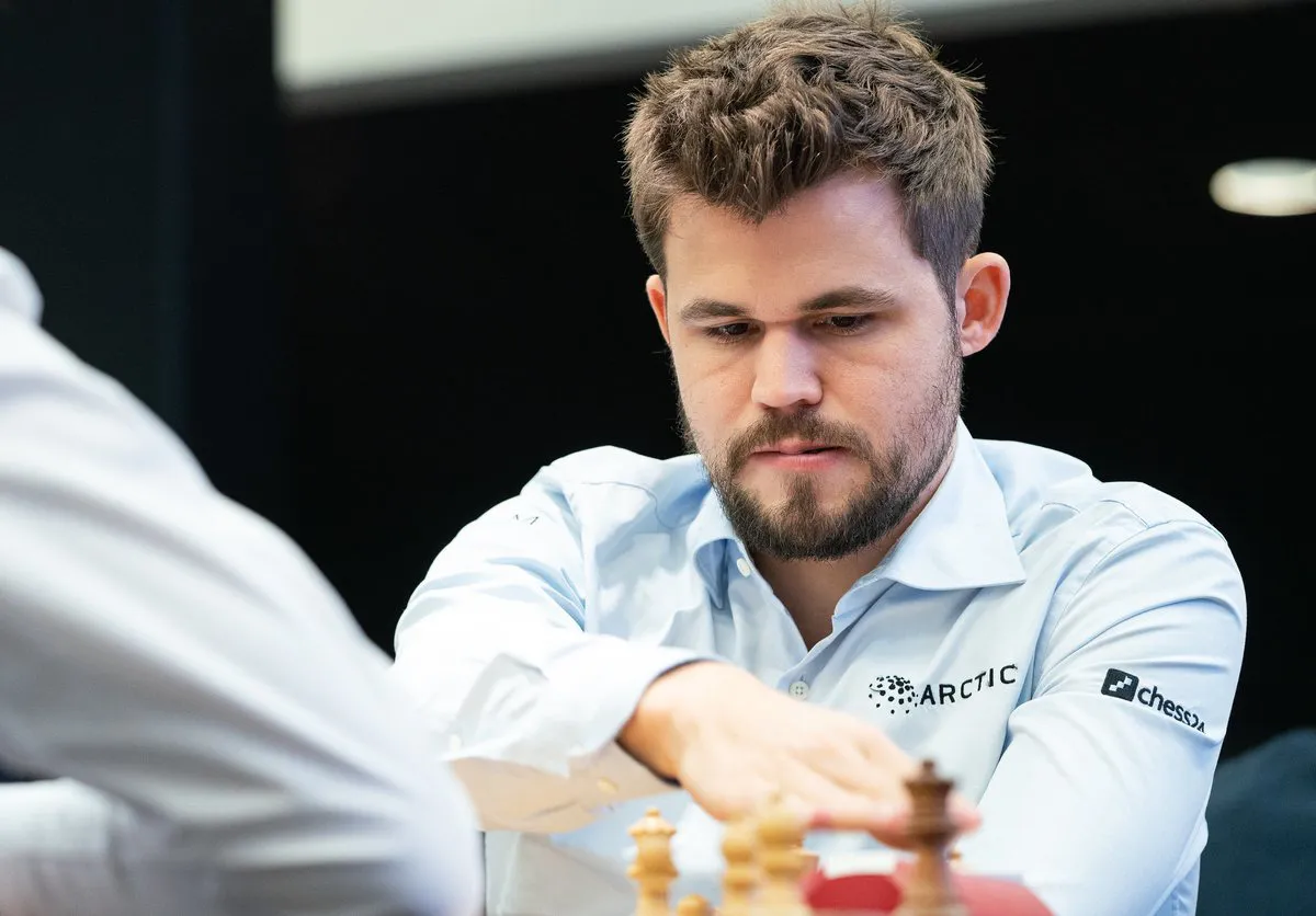 Vòng 4 Giải cờ vua trực tuyến Magnus Carlsen: Bất ngờ Hikaru Nakamura, Magnus Carlsen vẫn dẫn đầu - Ảnh 3. Vòng 4 Giải cờ vua trực tuyến Magnus Carlsen: Bất ngờ Hikaru Nakamura, Magnus Carlsen vẫn dẫn đầu - Ảnh 3.