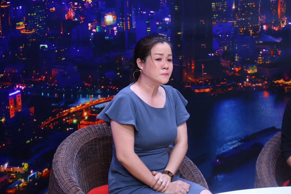 Tuổi thơ bất hạnh, thiếu thốn t&igrave;nh thương, người mẹ thường tr&uacute;t giận l&ecirc;n con g&aacute;i 12 tuổi - Ảnh 1.