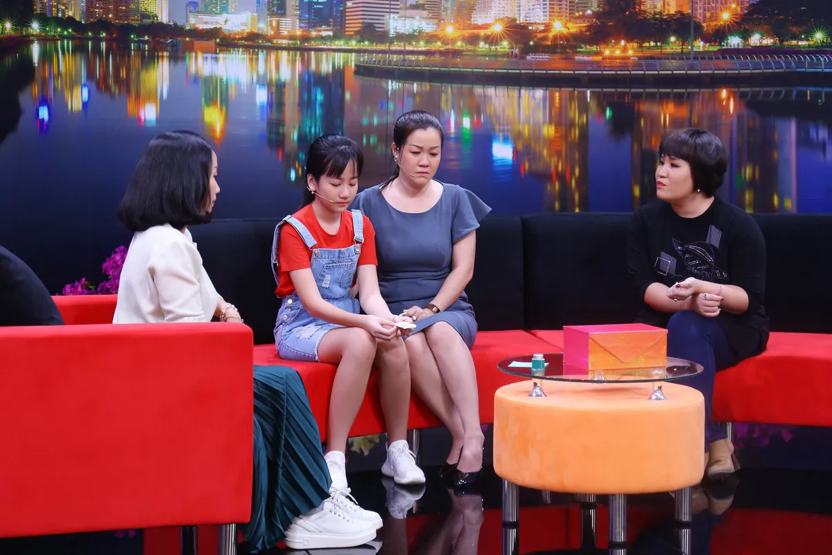 Tuổi thơ bất hạnh, thiếu thốn t&igrave;nh thương, người mẹ thường tr&uacute;t giận l&ecirc;n con g&aacute;i 12 tuổi - Ảnh 3.