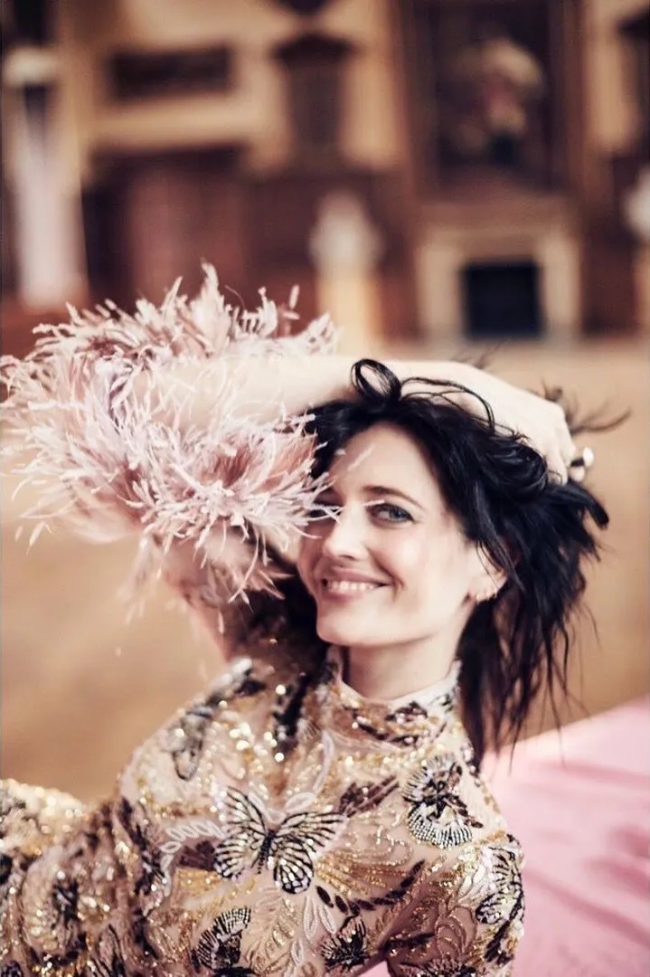 Eva Green hút hồn trên The Telegraph , đẹp như một bông hồng - Ảnh 2.