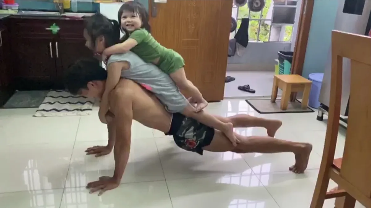 Độc c&ocirc; cầu bại Nguyễn Trần Duy Nhất tập trong ph&ograve;ng bếp - Ảnh 4.