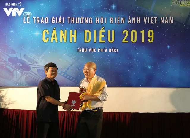 Nhìn lại những hình ảnh đáng nhớ tại lễ trao giải Cánh diều 2019 - Ảnh 16.