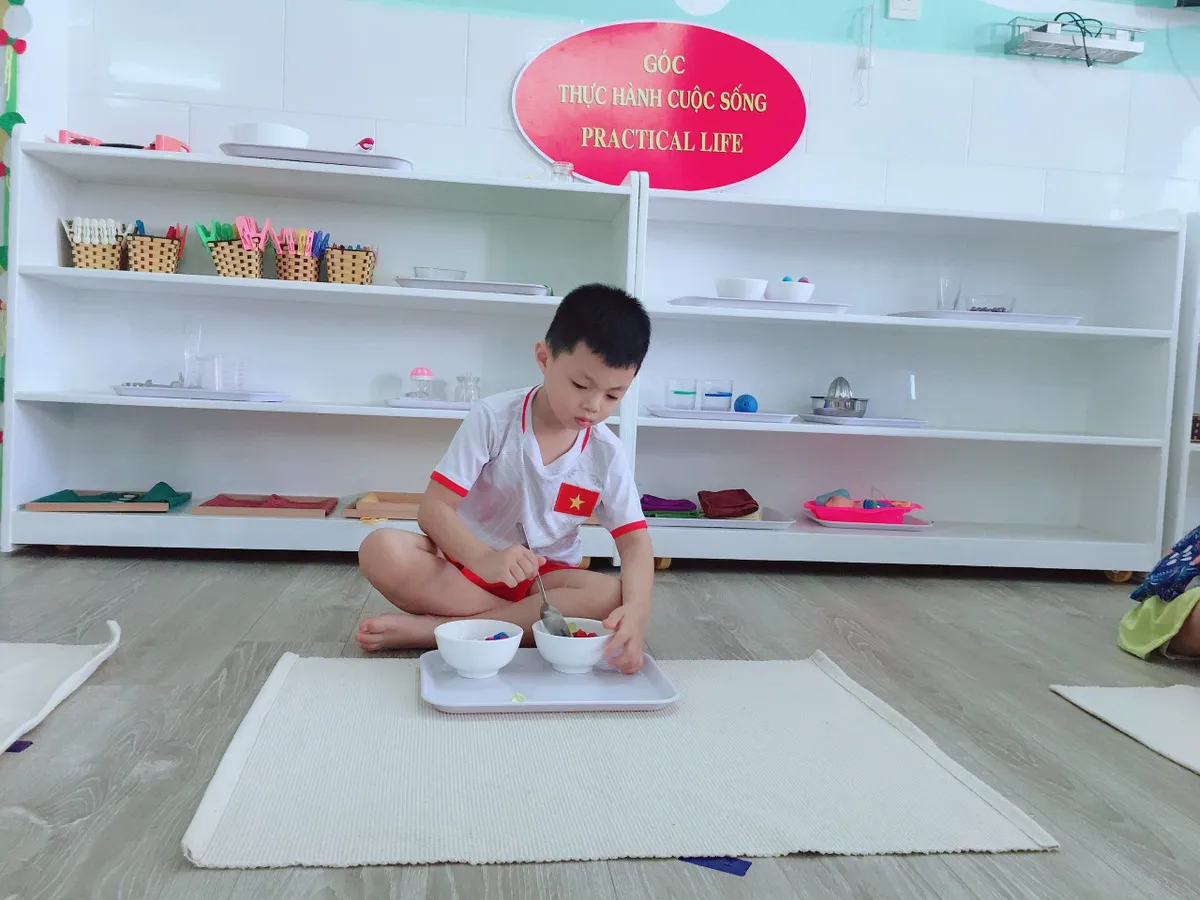 Phương pháp giáo dục Montessori ngày càng lan rộng ở Việt Nam - Ảnh 4.