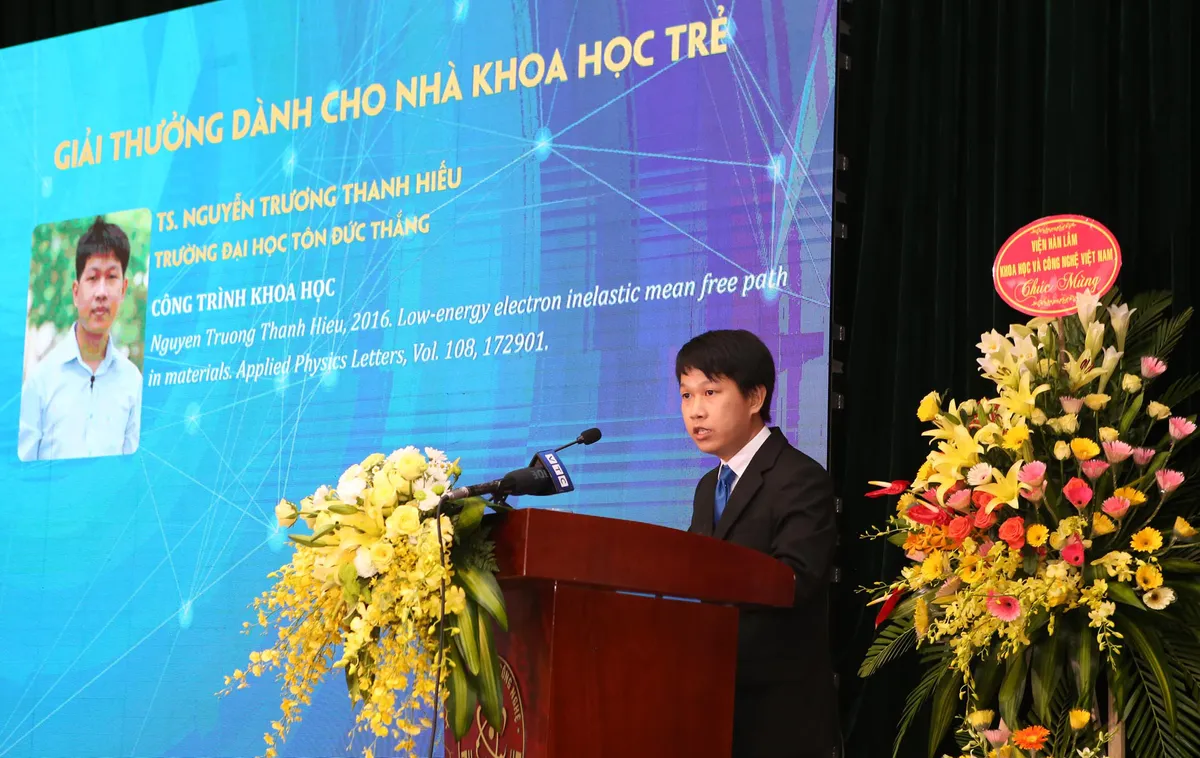 Giải thưởng Tạ Quang Bửu 2020: Vinh danh các nhà khoa học tài năng và những tấm gương chống dịch COVID-19 - Ảnh 4.