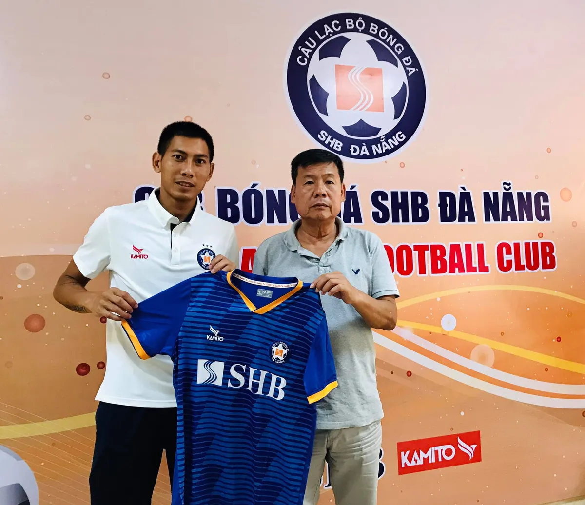 CHÍNH THỨC: Thủ môn Tuấn Mạnh gia nhập SHB Đà Nẵng - Ảnh 1. CHÍNH THỨC: Thủ môn Tuấn Mạnh gia nhập SHB Đà Nẵng - Ảnh 1.