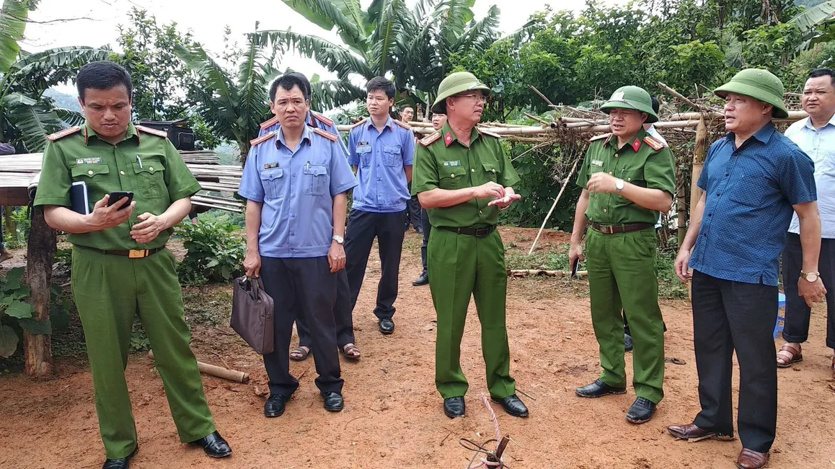 Mâu thuẫn tình cảm, đối tượng dùng dao chém chết hai vợ chồng rồi tự sát - Ảnh 1.