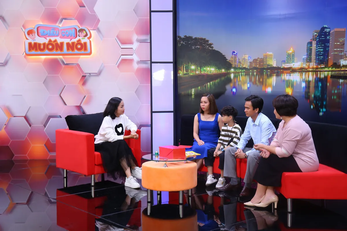 X&uacute;c động trước t&acirc;m sự của t&agrave;i năng diễn xuất nh&iacute; Vĩnh Khang khi mẹ sinh th&ecirc;m em b&eacute; - Ảnh 1.