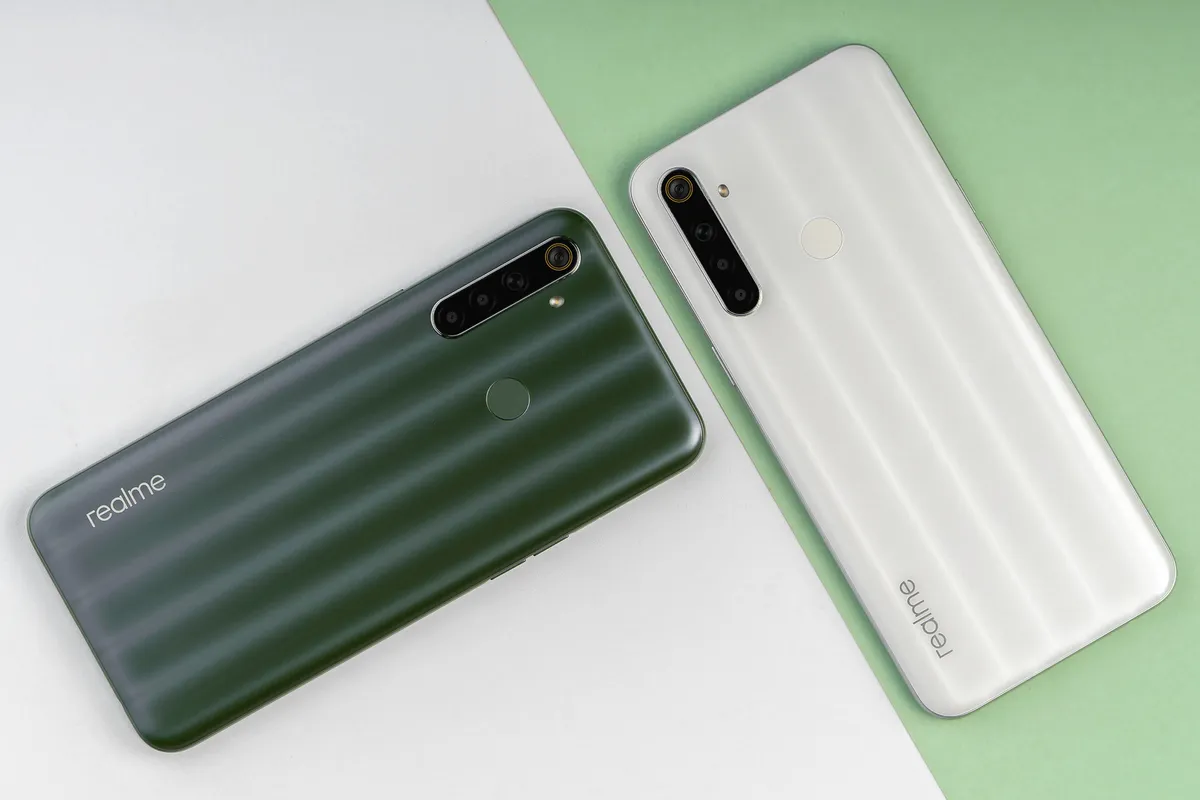 Cận cảnh Realme 6i: Chip Helio G80, mặt lưng phá cách, giá từ 4,99 triệu đồng - Ảnh 2.
