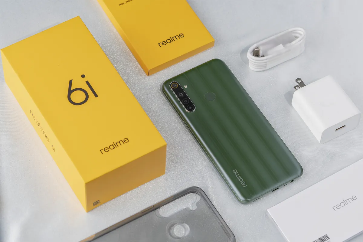 Cận cảnh Realme 6i: Chip Helio G80, mặt lưng phá cách, giá từ 4,99 triệu đồng - Ảnh 1.