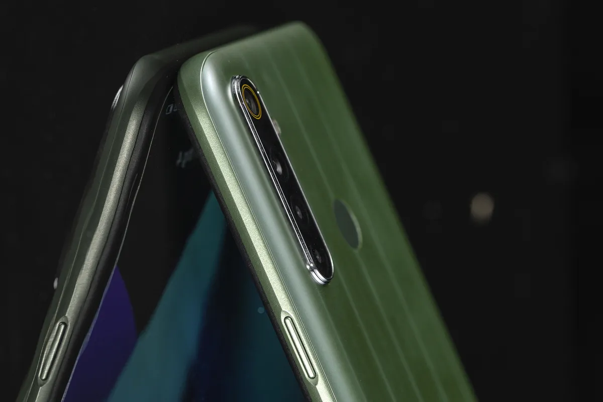 Cận cảnh Realme 6i: Chip Helio G80, mặt lưng phá cách, giá từ 4,99 triệu đồng - Ảnh 5.