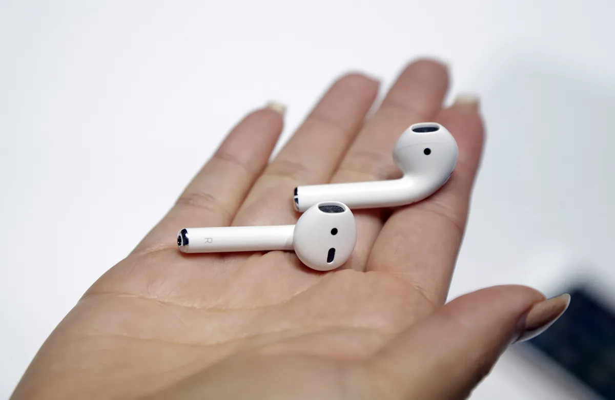 NÓNG: Apple sẽ sản xuất hàng triệu chiếc AirPods tại Việt Nam - Ảnh 1.