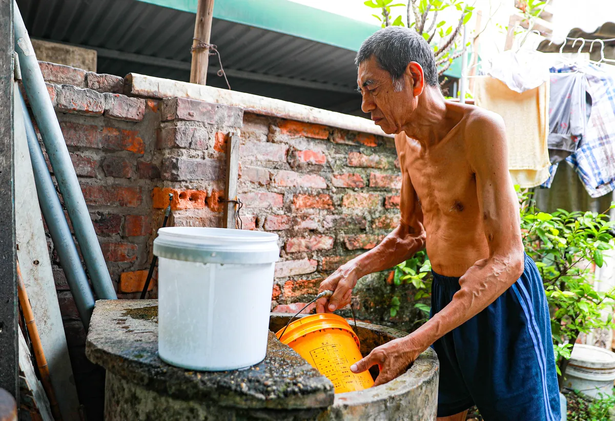 Xóm chạy thận chống chọi cái nóng: Thà dội nước chứ có điều hòa cũng không dám dùng - Ảnh 7.