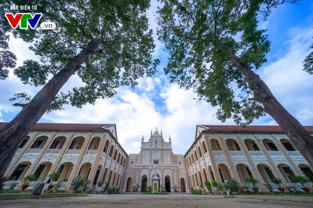Tiểu chủng viện L&agrave;ng S&ocirc;ng - Đẹp đến sững sờ, đến một lần v&agrave; nhớ m&atilde;i - Ảnh 5.
