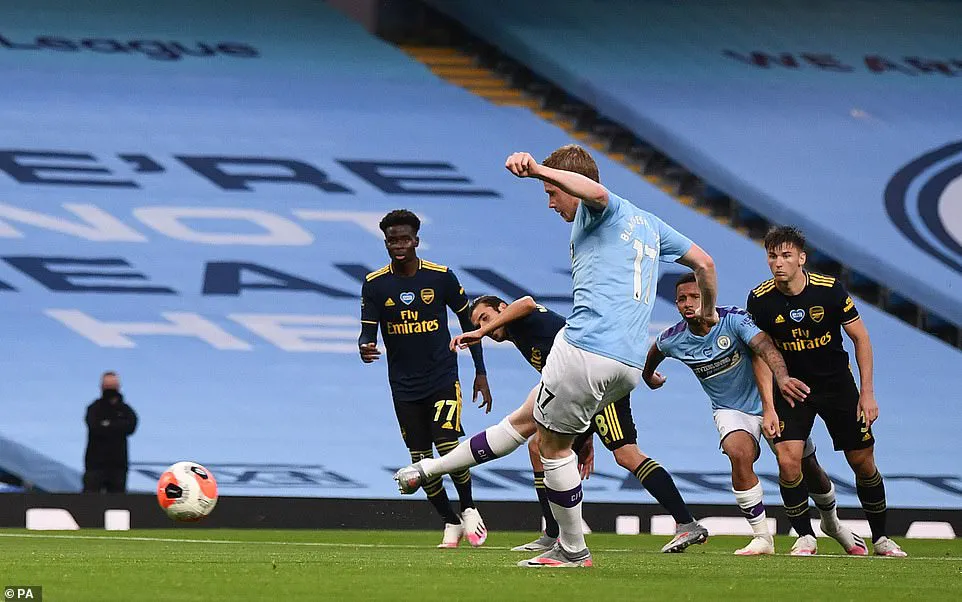 Manchester City 3-0 Arsenal: Chiến thắng thuyết phục (Đá bù vòng 28 Ngoại Hạng Anh) - Ảnh 5. Manchester City 3-0 Arsenal: Chiến thắng thuyết phục (Đá bù vòng 28 Ngoại Hạng Anh) - Ảnh 5.
