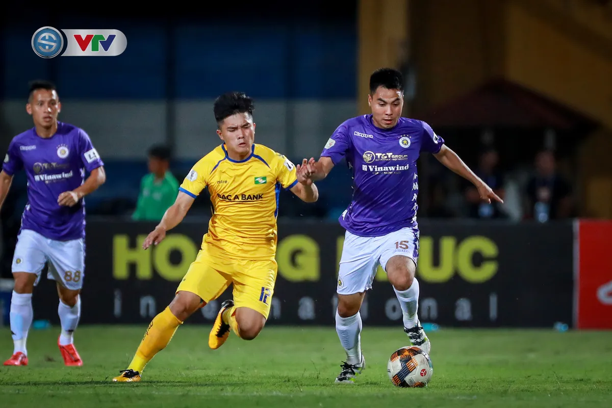 Thắng CLB Hà Nội, Sông Lam Nghệ An vươn lên đẫn đầu BXH V.League - Ảnh 2. Thắng CLB Hà Nội, Sông Lam Nghệ An vươn lên đẫn đầu BXH V.League - Ảnh 2.