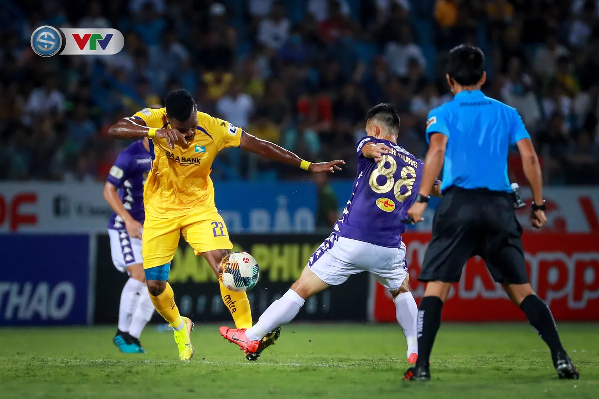 Thắng CLB Hà Nội, Sông Lam Nghệ An vươn lên đẫn đầu BXH V.League - Ảnh 5. Thắng CLB Hà Nội, Sông Lam Nghệ An vươn lên đẫn đầu BXH V.League - Ảnh 5.