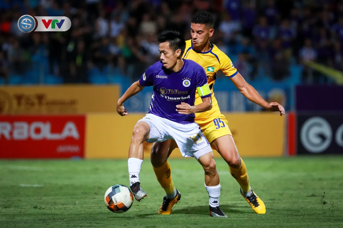 Thắng CLB Hà Nội, Sông Lam Nghệ An vươn lên đẫn đầu BXH V.League - Ảnh 1. Thắng CLB Hà Nội, Sông Lam Nghệ An vươn lên đẫn đầu BXH V.League - Ảnh 1.