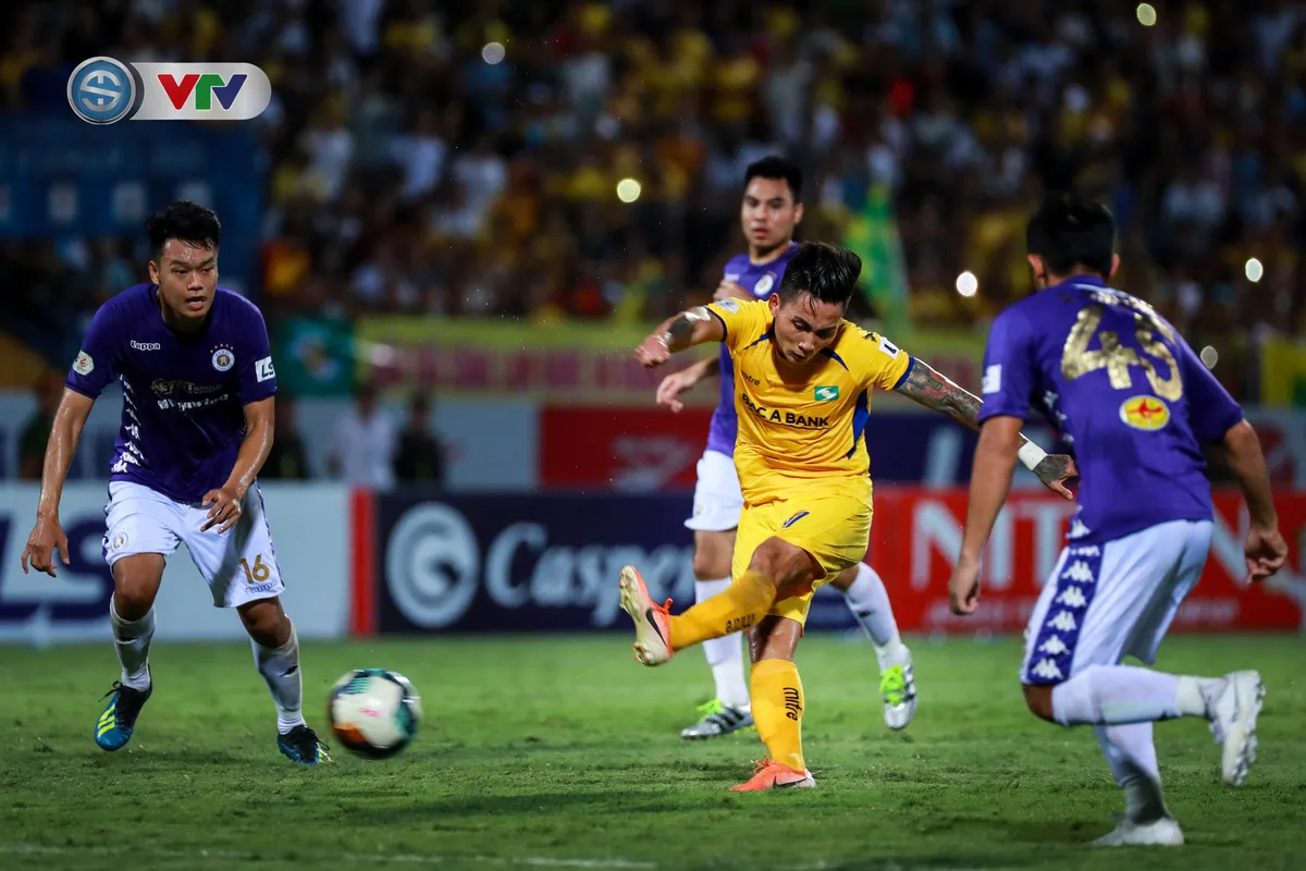 Thắng CLB Hà Nội, Sông Lam Nghệ An vươn lên đẫn đầu BXH V.League - Ảnh 15. Thắng CLB Hà Nội, Sông Lam Nghệ An vươn lên đẫn đầu BXH V.League - Ảnh 15.