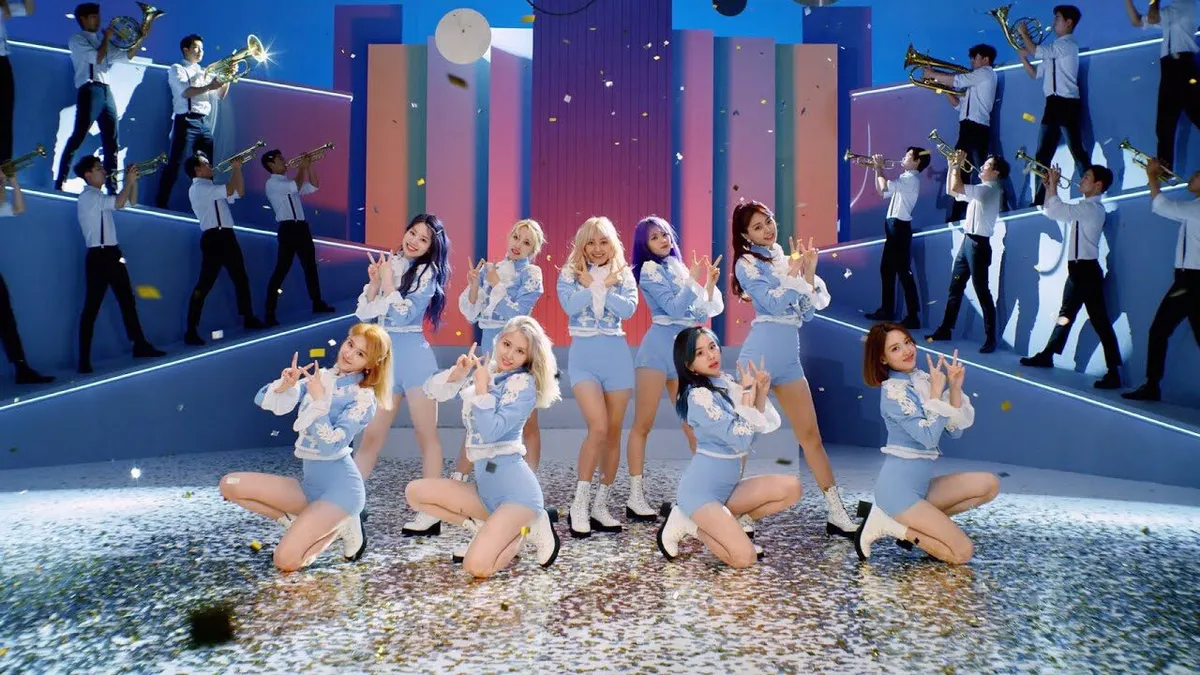 TWICE tiếp tục ra MV mới quảng bá tại Nhật - Ảnh 1.