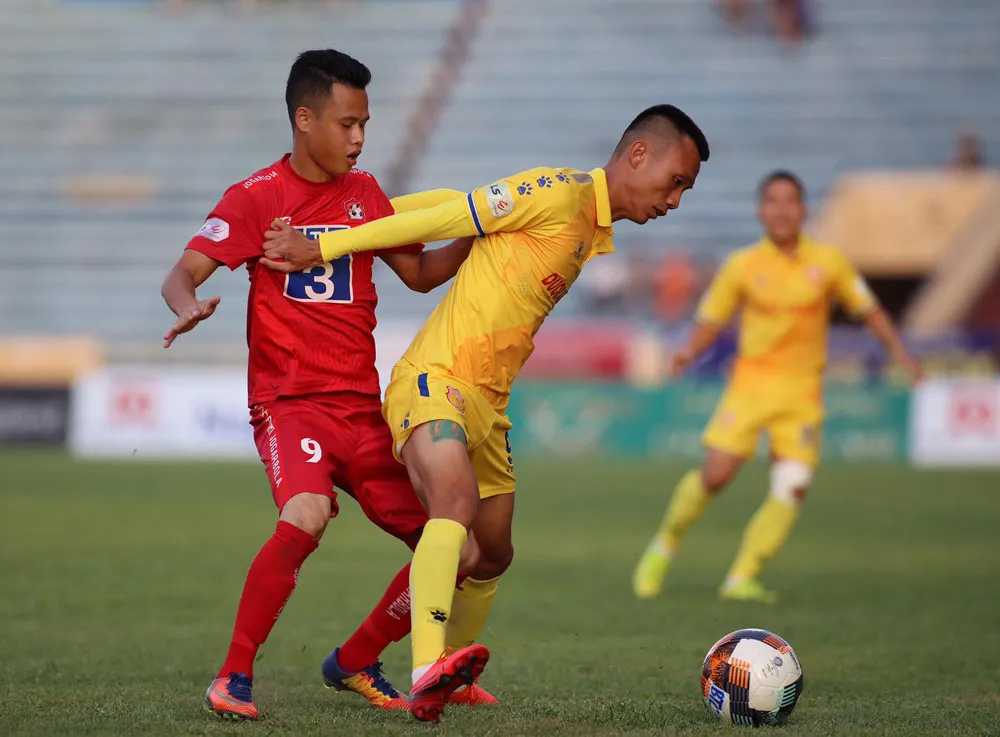 Ch&ugrave;m ảnh: DNH Nam Định thất bại trước CLB Hải Ph&ograve;ng tại Thi&ecirc;n Trường (V&ograve;ng 6 V.League 2020) - Ảnh 9.
