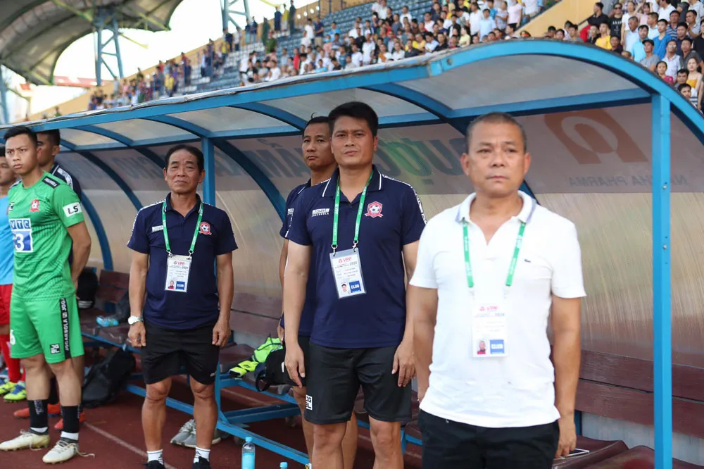 Ch&ugrave;m ảnh: DNH Nam Định thất bại trước CLB Hải Ph&ograve;ng tại Thi&ecirc;n Trường (V&ograve;ng 6 V.League 2020) - Ảnh 8.