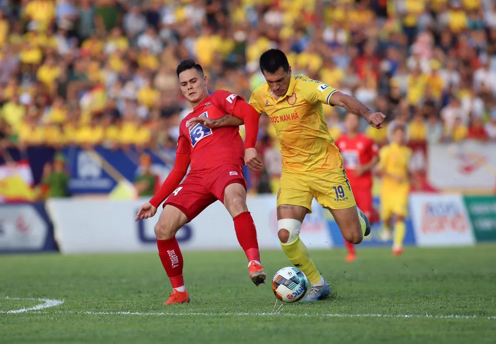 Ch&ugrave;m ảnh: DNH Nam Định thất bại trước CLB Hải Ph&ograve;ng tại Thi&ecirc;n Trường (V&ograve;ng 6 V.League 2020) - Ảnh 5.