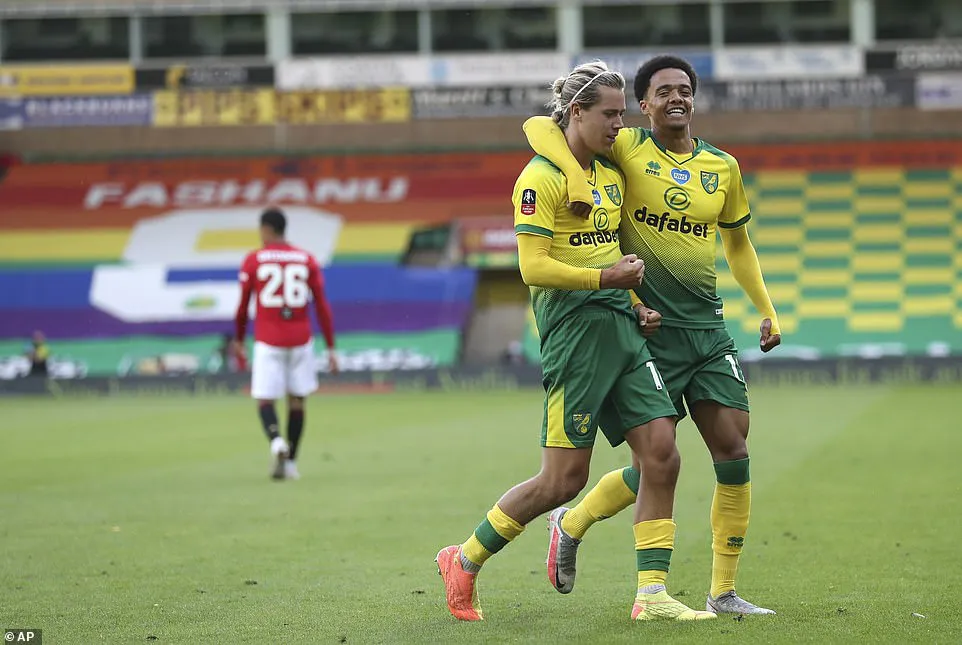 Norwich 0-1 Manchester United: 120 phút nghẹt thở - Ảnh 2. Norwich 0-1 Manchester United: 120 phút nghẹt thở - Ảnh 2.