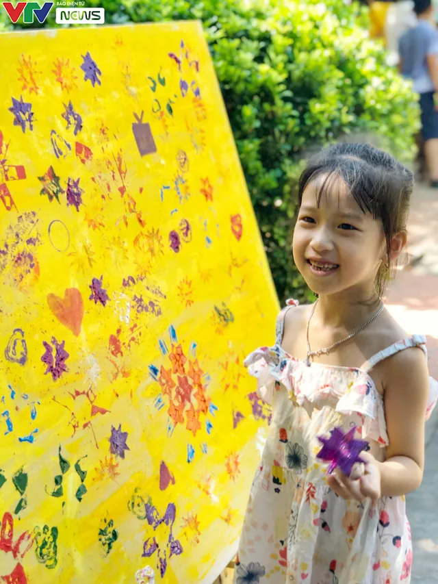 C&ugrave;ng em h&aacute;o hức: Lan toả văn ho&aacute; đọc trong c&aacute;c gia đ&igrave;nh Việt Nam - Ảnh 7.