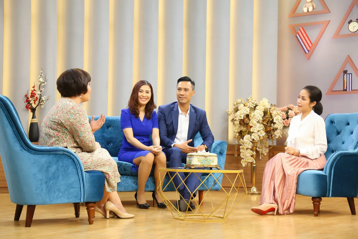 Vợ chồng hoán đổi tính cách sau 10 năm chung sống - Ảnh 2.