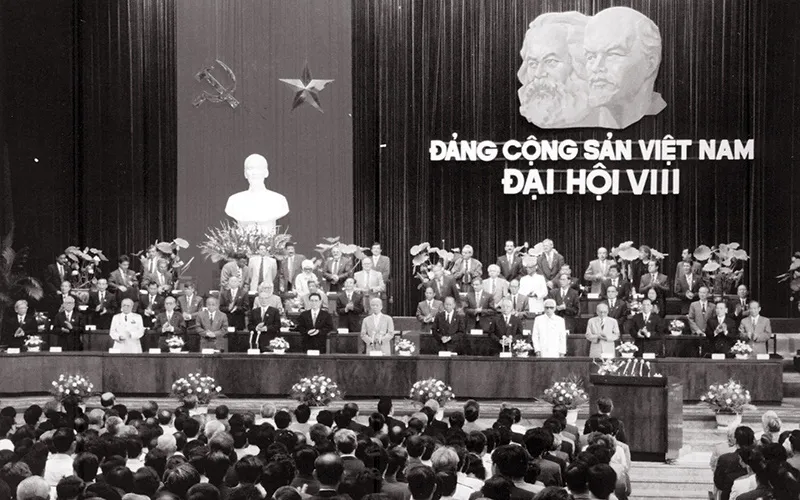 Ðại hội lần thứ VIII của Ðảng diễn ra tại Hội trường Ba Ðình, Hà Nội. Ðại hội lần thứ VIII của Ðảng diễn ra tại Hội trường Ba Ðình, Hà Nội.