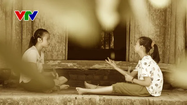 Chơi khăng gẫy răng cửa, chơi gụ bục tivi: Tuổi thơ dữ dội của trẻ em nông thôn xưa - Ảnh 2.