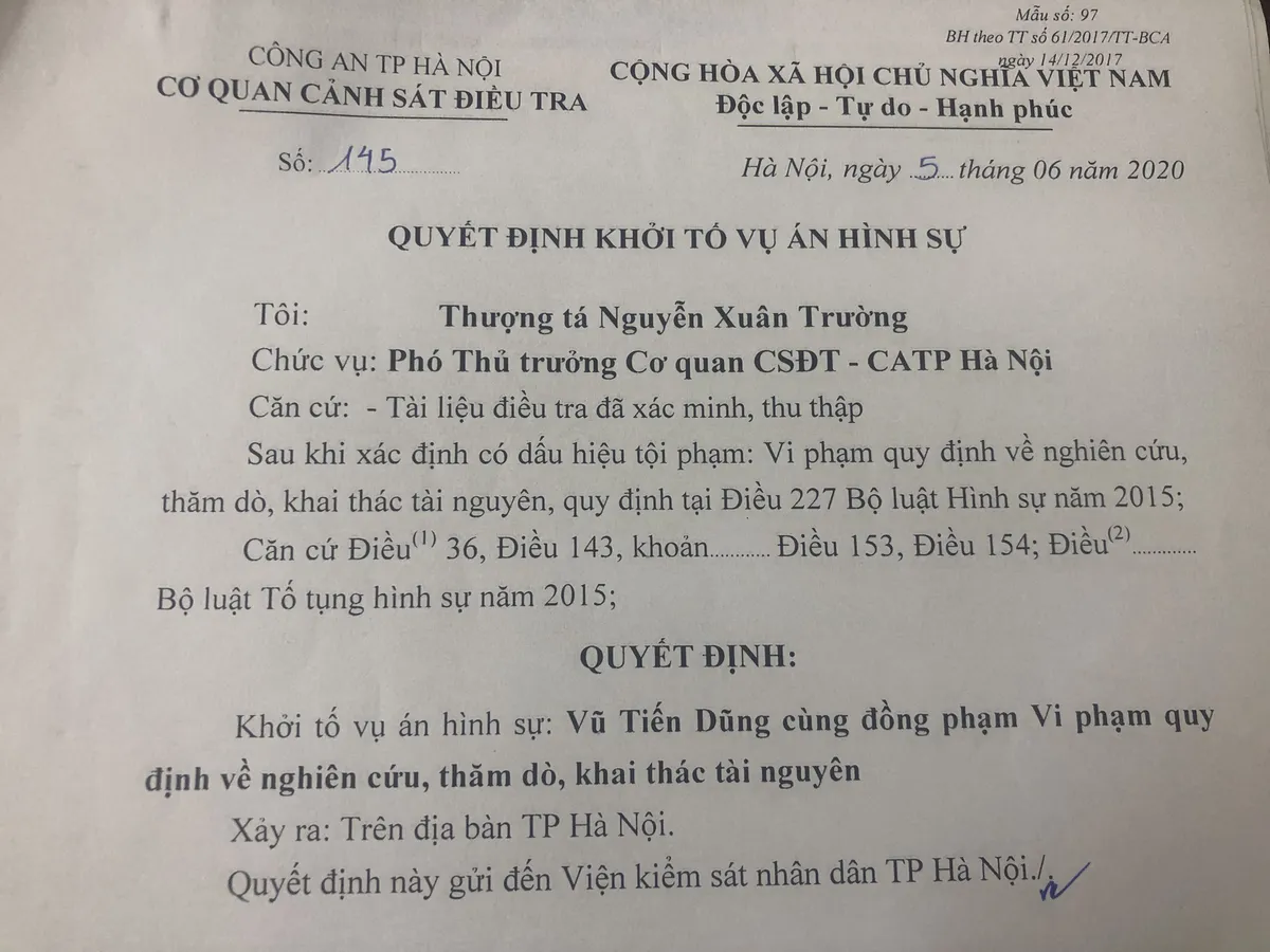 Khởi tố, bắt tạm giam 18 đối tượng cát tặc trên sông Hồng - Ảnh 1.