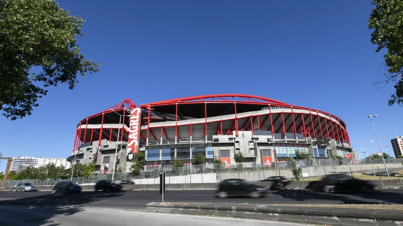 Số ca mắc COVID-19 ở Lisbon tăng, UEFA chưa có kế hoạch B cho Champions League - Ảnh 2. Số ca mắc COVID-19 ở Lisbon tăng, UEFA chưa có kế hoạch B cho Champions League - Ảnh 2.