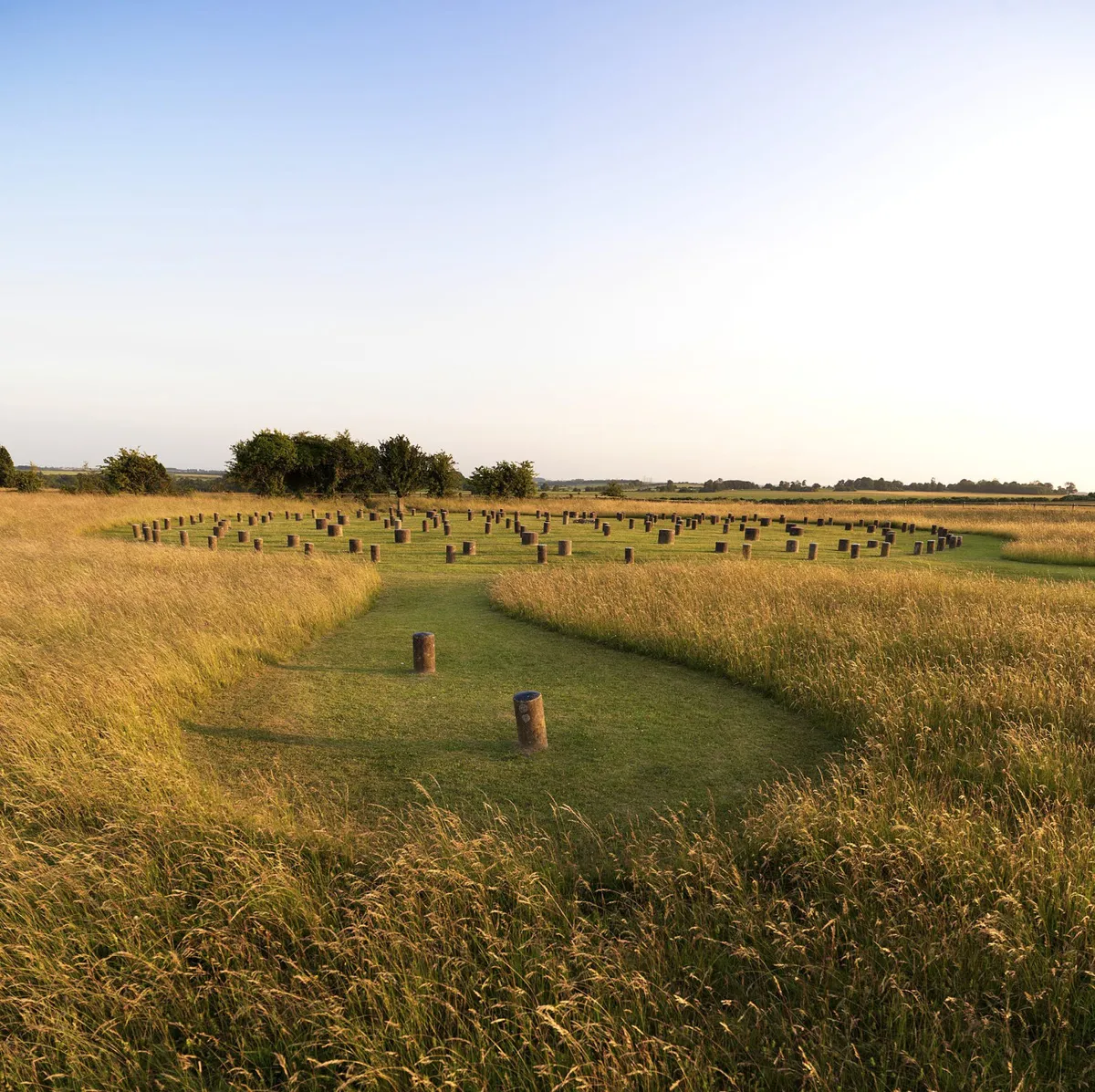 Phát hiện cụm di tích triệu năm tuổi hé lộ bí ẩn về kỳ quan Stonehenge (Anh) - Ảnh 2.