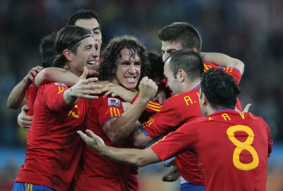 Tr&ograve;n 1 thập kỷ b&oacute;ng đ&aacute; T&acirc;y Ban Nha v&ocirc; địch World Cup - Ảnh 1.