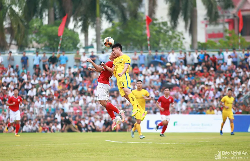 Sông Lam Nghệ An - Hồng Lĩnh Hà Tĩnh: Trận derby lịch sử (17h ngày 12/7) - Ảnh 3. Sông Lam Nghệ An - Hồng Lĩnh Hà Tĩnh: Trận derby lịch sử (17h ngày 12/7) - Ảnh 3.
