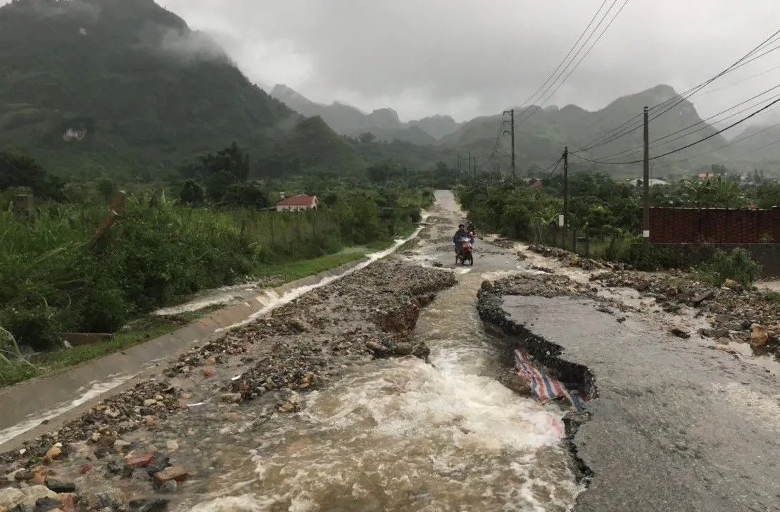 Lai Châu thiệt hại hàng tỷ đồng do mưa lũ, sạt lở đất - Ảnh 2.