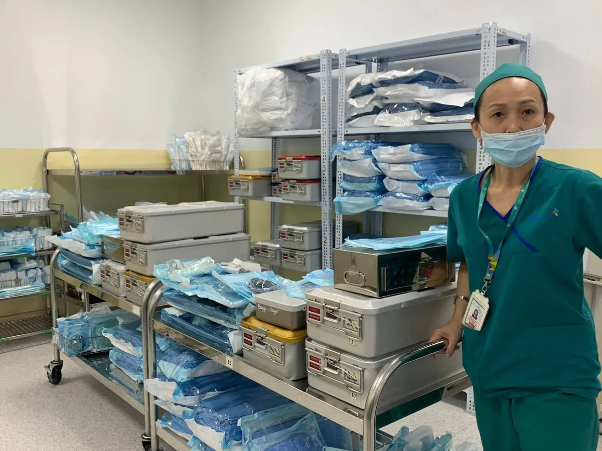 93 nhân viên y tế sẵn sàng cho ca mổ tách dính phức tạp đầu tiên tại Bệnh viện Nhi đồng Thành phố - Ảnh 3. 93 nhân viên y tế sẵn sàng cho ca mổ tách dính phức tạp đầu tiên tại Bệnh viện Nhi đồng Thành phố - Ảnh 3.